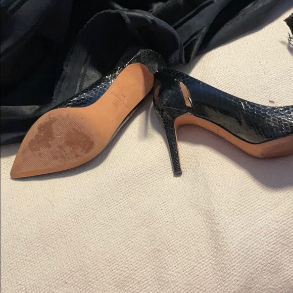 Black snakeskin pattern heels - Picture 2 of 4